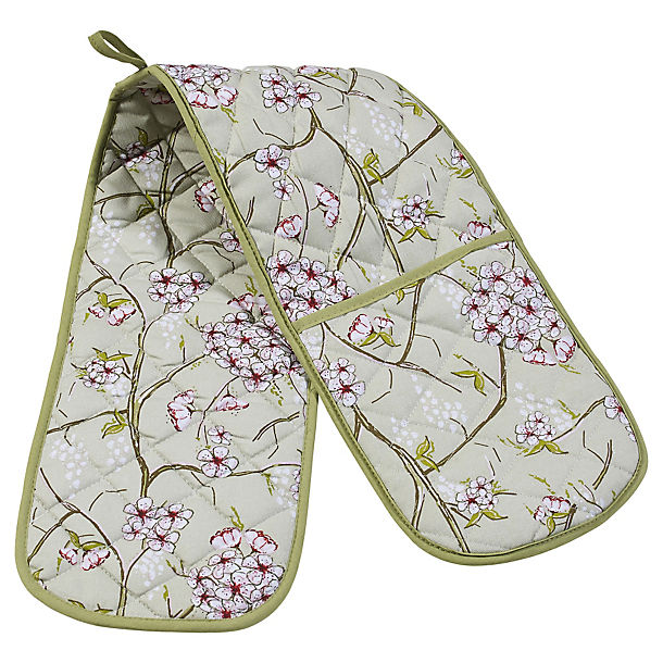 Mary Berry With Lakeland Floral Double Oven Glove image(1)