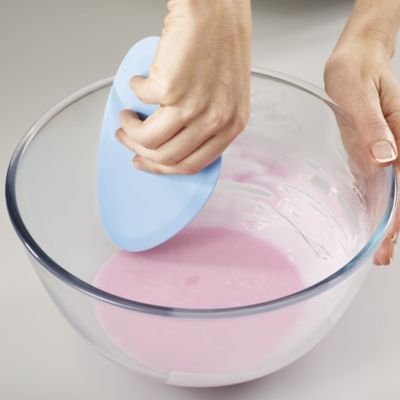 Joseph Joseph® Fin Silicone Bowl Scraper image(2)