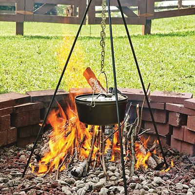 Lodge Cast Iron Camp Dutch Oven 27cm - (Image 2)