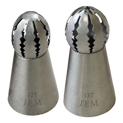 Twist Twist Ruffle Icing Nozzles 2 Pack image(3)