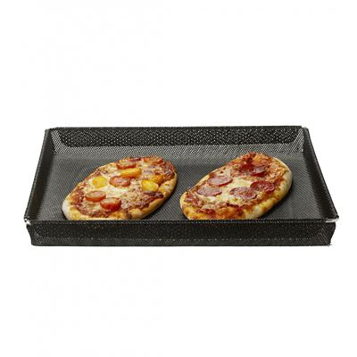 Crisper oven outlet tray