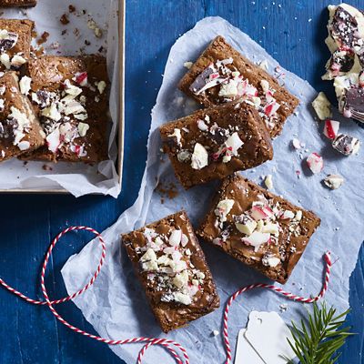 Chicago Metallic Slice Solutions Divided Brownie Pan image(7)