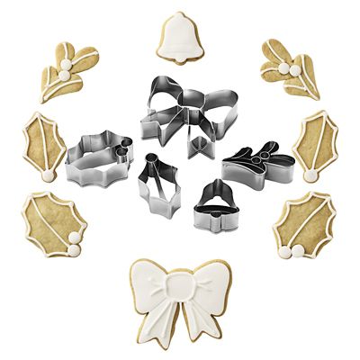 Edible Christmas Wreath Cookie Cutter Set | Lakeland
