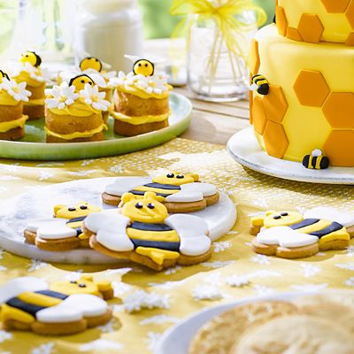 Bumble Bee Cookie Cutter - (Image 2)