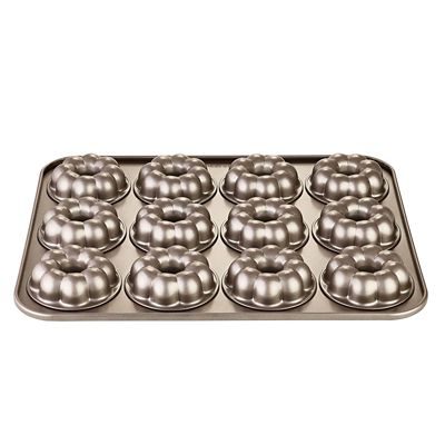 Lakeland Speciality Bakeware 12 Cup Flower Ring Tin alt image 4