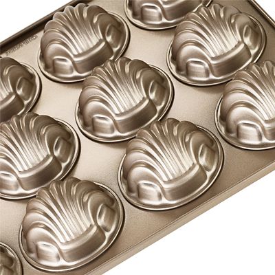 Lakeland Speciality Bakeware 12 Cup Shell Ring Tin image(4)