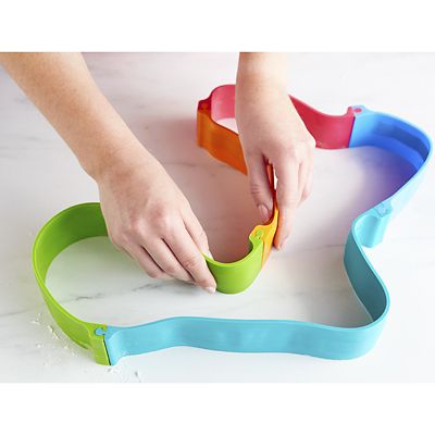 Lakeland 6-Piece Shape a Cake Flexible Silicone Cake Mould Set alt image 4