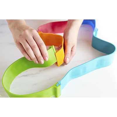 Lakeland 6-Piece Shape a Cake Flexible Silicone Cake Mould Set alt image 5