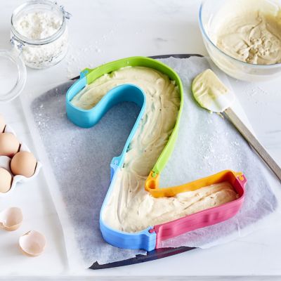 Lakeland 6-Piece Shape a Cake Flexible Silicone Cake Mould Set alt image 7