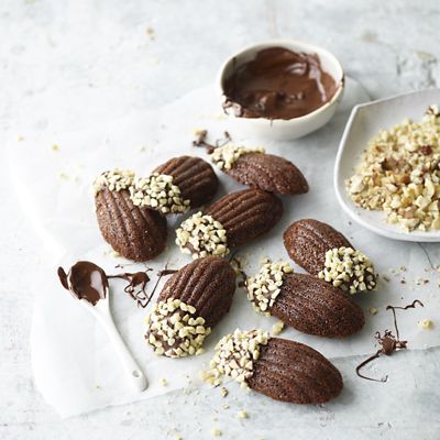 Reinforced Silicone 12-Cup Madeleine Pan image(7)