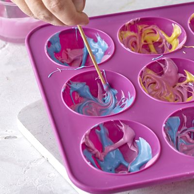 Reinforced Silicone 12-Cup Hemisphere Pan image(3)