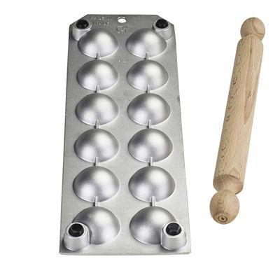 Eppicotispai Cast Aluminium Ravioli Tray with Rolling Pin image(5)