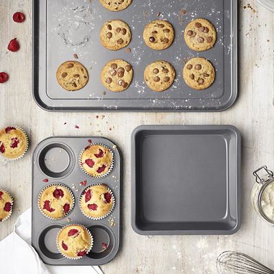 Lakeland Compact Baking Brick 8-Piece Baking and Oven Tin Set - (Image 2)