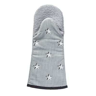 Mary Berry with Lakeland Star and Stripe Print Gauntlet Oven Glove