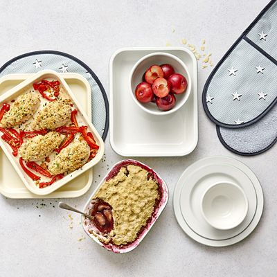 Mary Berry with Lakeland Cream and Green Enamel Oblong 26cm Pie Dish alt image 7