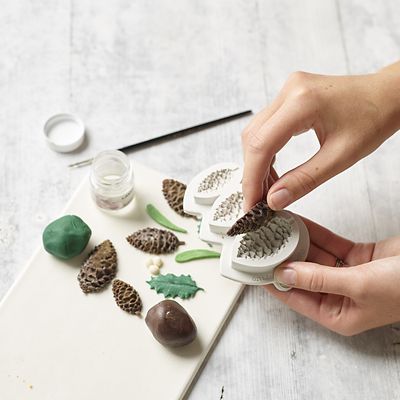 Katy Sue Designs Pine Cones Silicone Mould - (Image 3)