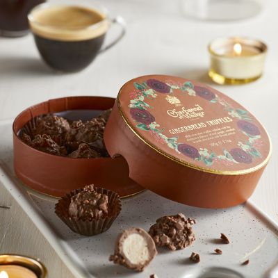 Charbonnel et Walker Winter Floral Gingerbread Truffles 105g image(2)