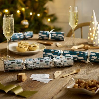 6 Lakeland Alpine Forest Luxury Crackers image(6)