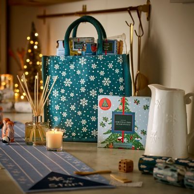 Festive Christmas Tree Jigsaw Puzzle - 200 pieces image(2)