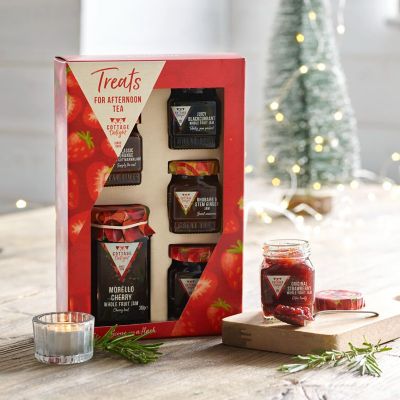 Cottage Delight Treats for Afternoon Tea Hamper image(2)