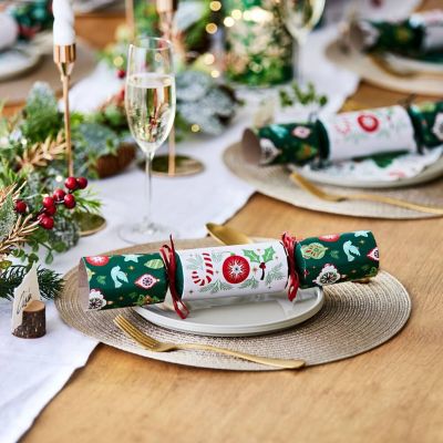 Lakeland Who Am I Christmas Crackers with Reusable Felt Hats image(2)