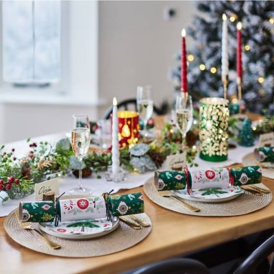 Lakeland Who Am I Christmas Crackers with Reusable Felt Hats image(6)