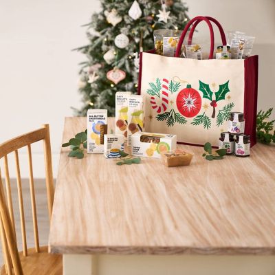 Lakeland Festive Joy - Preserve, Chutney and Biscuit Hamper Tote image(2)