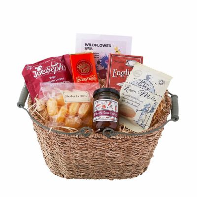 What to Put in a Christmas Hamper - Lakeland Inspiration
