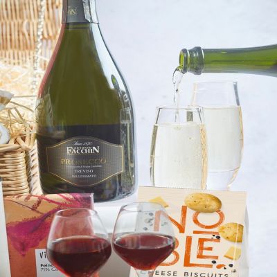 Hay Hampers Merriest Christmas image(5)