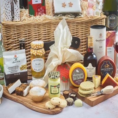 Hay Hampers Merriest Christmas image(7)