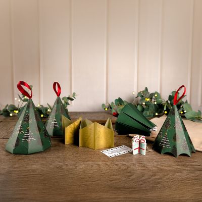 Lakeland Christmas Tree Shaped Crackers                                         image(7)