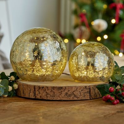Lakeland Gold Christmas Tree Orb 15cm image(3)