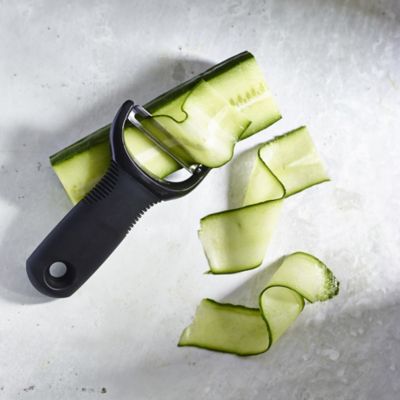 OXO Good Grips Vegetable Y Peeler image(8)