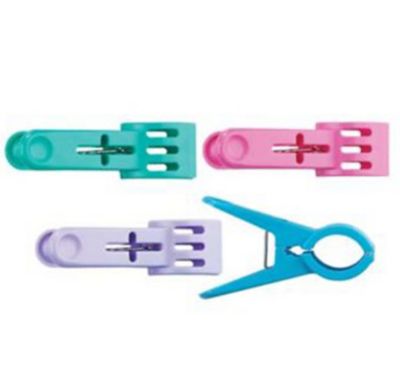 4 Mega Size Duvet & Blanket Clothes Pegs image(1)